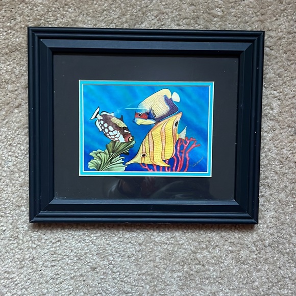 Pair of colorful Artist’s prints of tropical fish, 12” x 10”, in black frames - Picture 4 of 11
